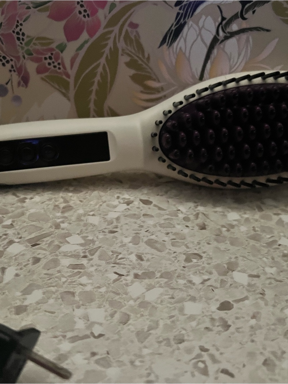 Instyler White and Purple Electric Hair Straightening Brush